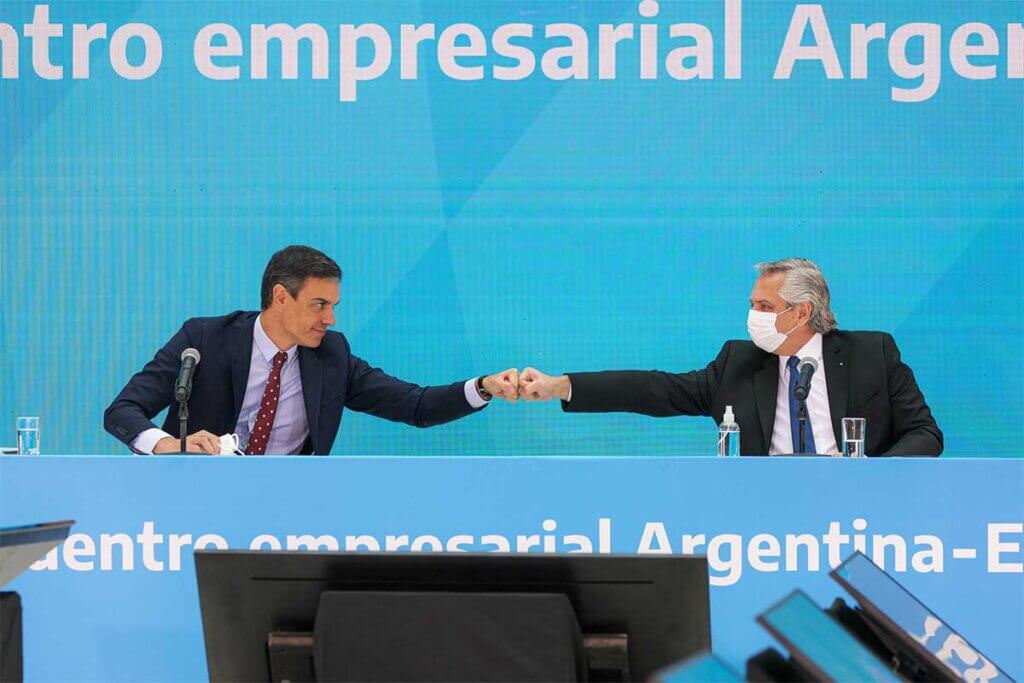 Pedro Sanchez y Alberto Fernández